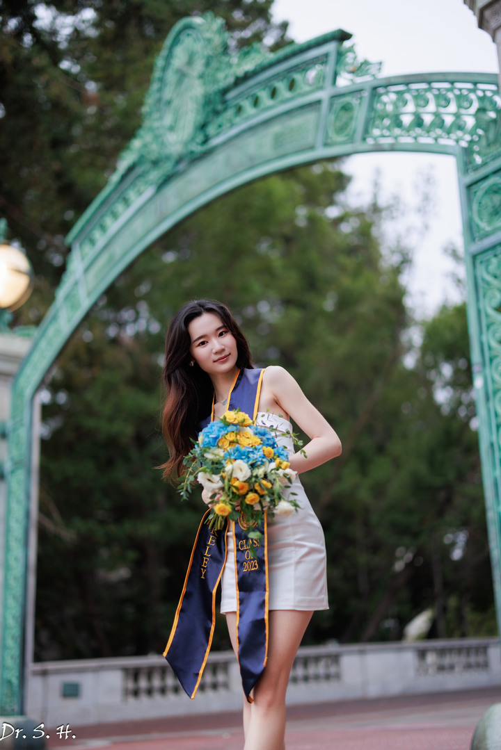 美女畢業主題照 ( UC Berkeley) 圖多