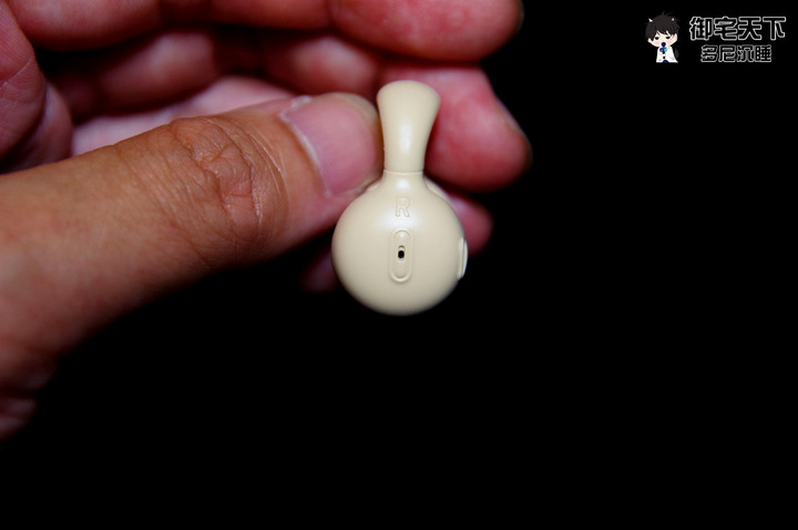 開箱|【OMIX】耳夾氣傳導無線藍牙耳機 OA03 - OMIX 耳上最強聽未來聲音,不入耳又有支援 APP 功能!