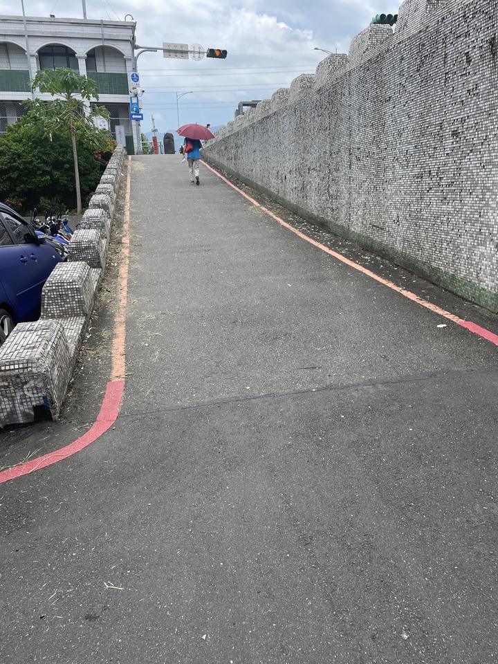 電動輔助腳踏車 爬陡坡