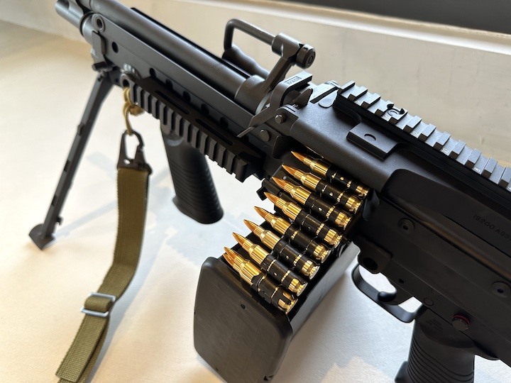 VFC M249 SAW 氣動空氣軟槍 | 期待已久的實用化輕機槍開箱