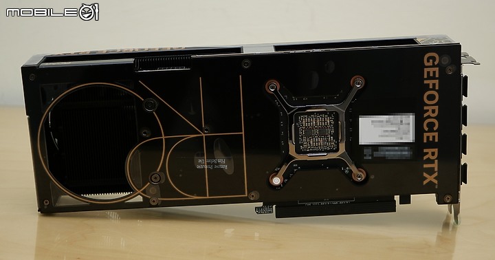 點我看大圖 黑金風正常體積 ASUS ProArt RTX™ 4070 Ti OC 開箱
