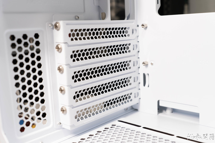 [開箱] 來自全漢的MATX機殼 CST360 WHITE