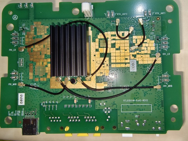 Dynalink RTL6100W 6100 4G LTE 4CA 無線路由器改裝外接天線