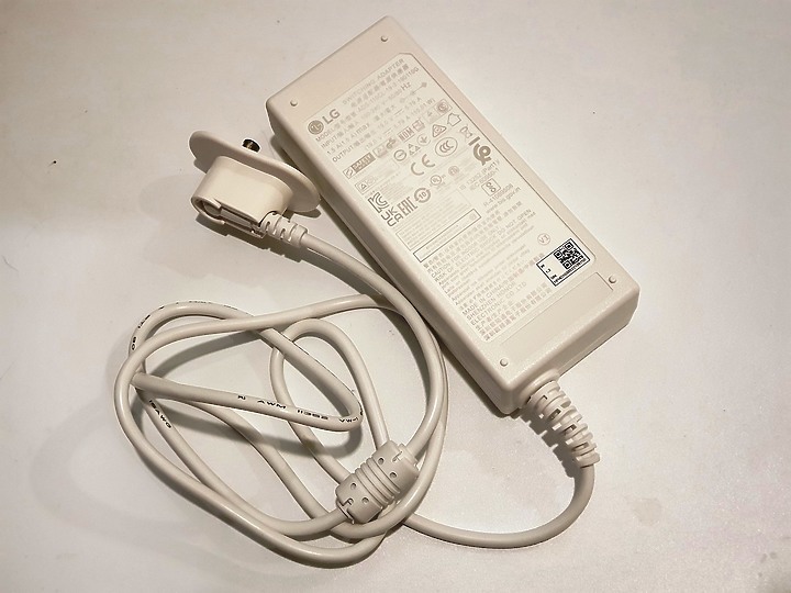 目標達成~有了 LG StanbyME 閨蜜機 帶小孩再也不用熊貓眼了~