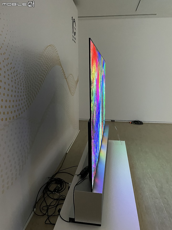 美型LG OLED evo 與藝術家劉呈祥的結合