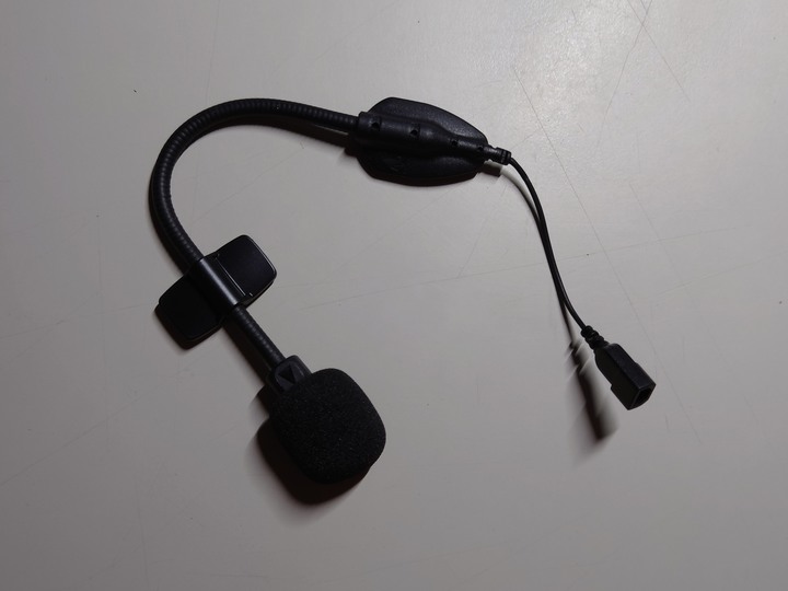 【開箱】Cardo Freecom 2X