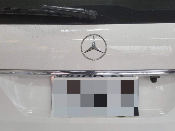 各位倒車鏡頭有在正中央嗎？