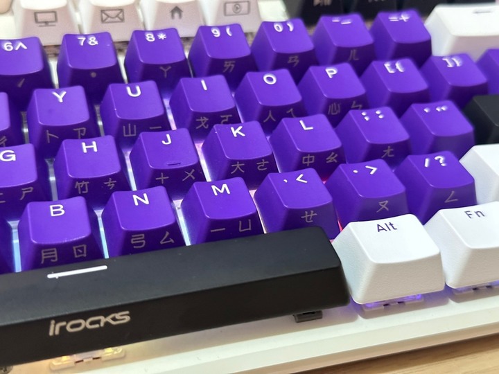 #開箱 iRocks K74R RGB 背光無線機械鍵盤 白紫晶色(茶軸)