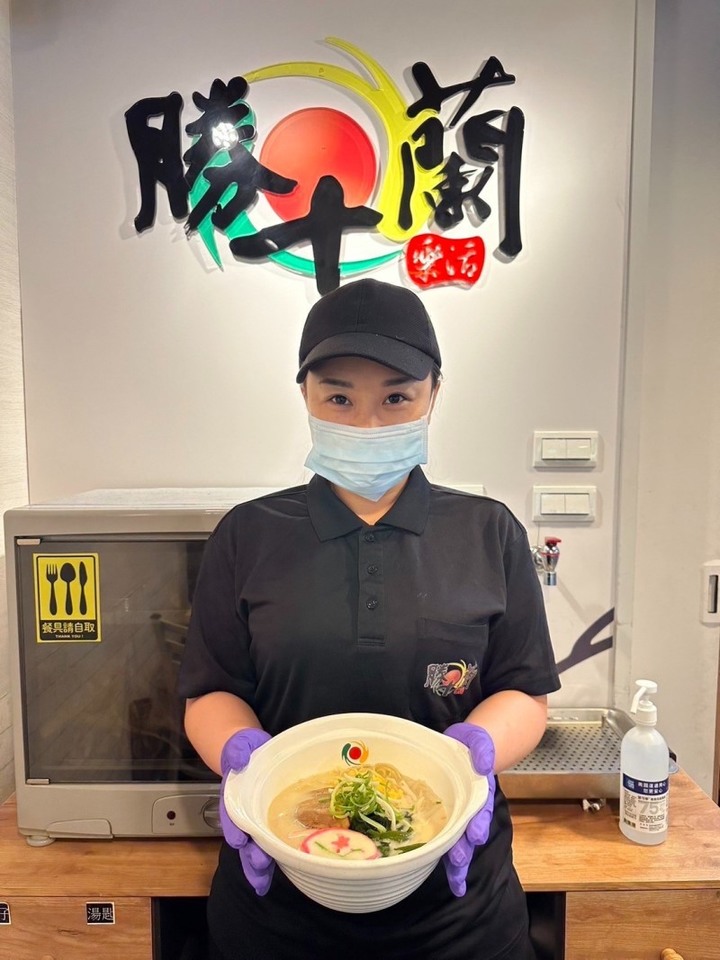 新竹打卡新地標！賞景吃美食兩不誤 西濱公路新豐休息站現身
