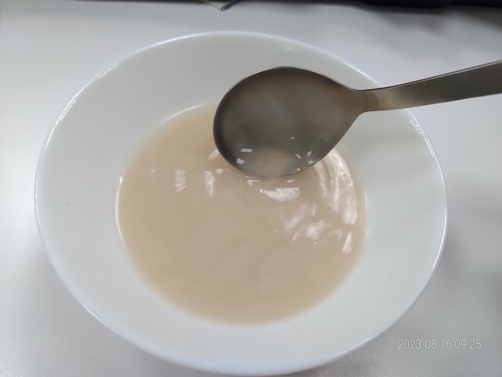 實驗失敗的早餐 (蓮藕粉+calbee麥片)