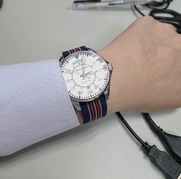 分享 Hamilton Khaki Pilot Day Date white