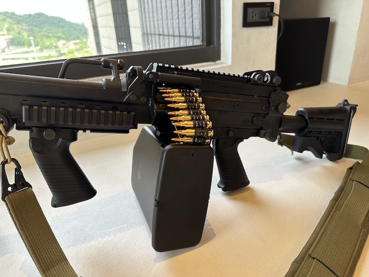 VFC M249 SAW 氣動空氣軟槍 | 期待已久的實用化輕機槍開箱