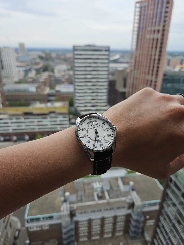 分享 Hamilton Khaki Pilot Day Date white