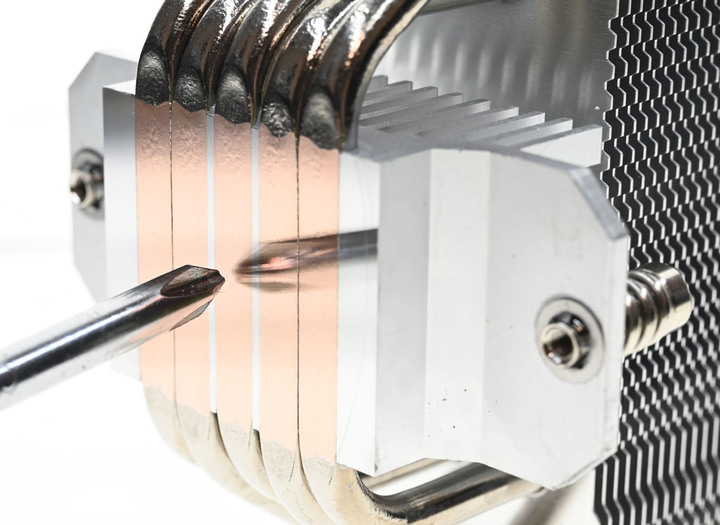 點我看大圖 JONSBO喬思伯PISA A5 ARGB版白色款散熱器簡介及測試