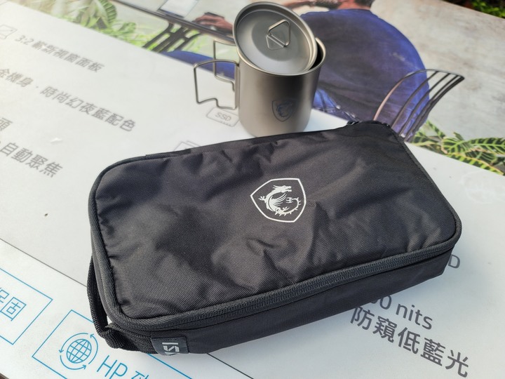 午休去帶一台GP68HX回家,三創走馬看花遊記分享