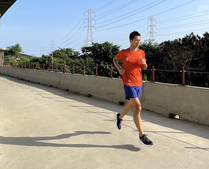 LOTTO AIR FLOW 5 風動跑鞋 實測分享