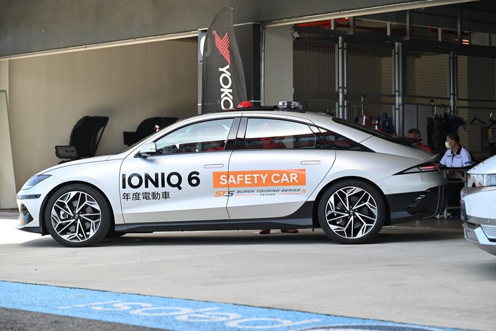 2023 STS 超級房車全國系列賽:Safety Car(ioniq6)、Medical Car(ioniq5)
