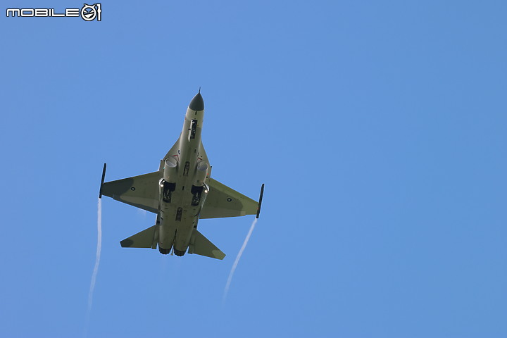 點我看大圖 EOS R7戰機拍攝初體驗@清泉崗航空嘉年華