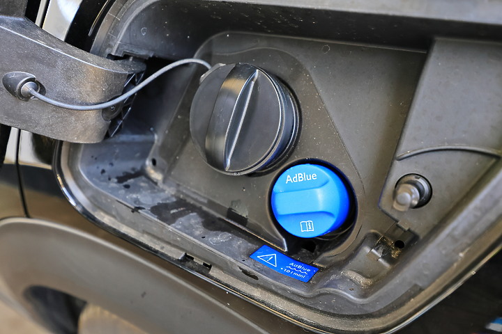 點我看大圖 (映像分享) 台灣輕鬆預訂國外租車、暢遊法國公路風情 feat. AVIS艾維士租車