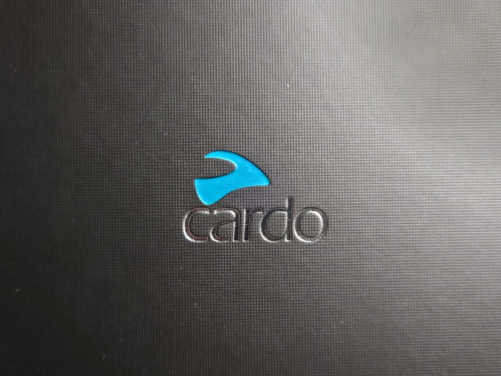 【開箱】Cardo Freecom 2X