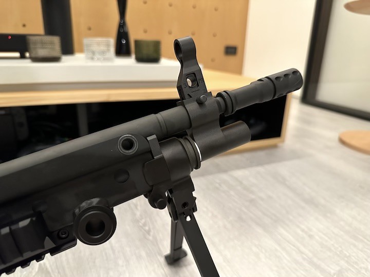 VFC M249 SAW 氣動空氣軟槍 | 期待已久的實用化輕機槍開箱