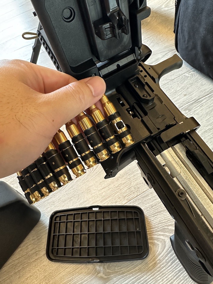 VFC M249 SAW 氣動空氣軟槍 | 期待已久的實用化輕機槍開箱