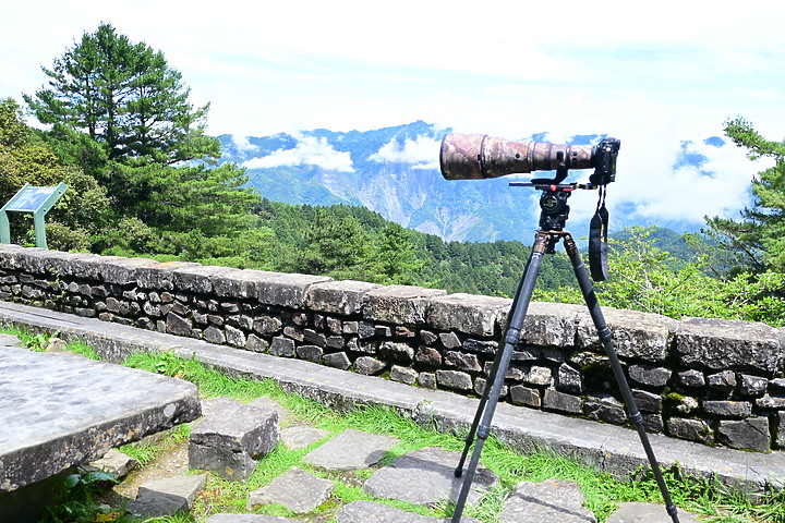 點我看大圖 Nikon Z30+DX 12-28mm東埔吊橋的銀河和塔塔加台灣獼猴等。