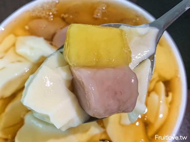 點我看大圖 台中美食-炎炎夏日,來碗豆花和仙草凍消暑,在地古早味剉冰店