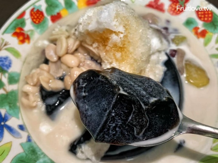點我看大圖 台中美食-炎炎夏日,來碗豆花和仙草凍消暑,在地古早味剉冰店
