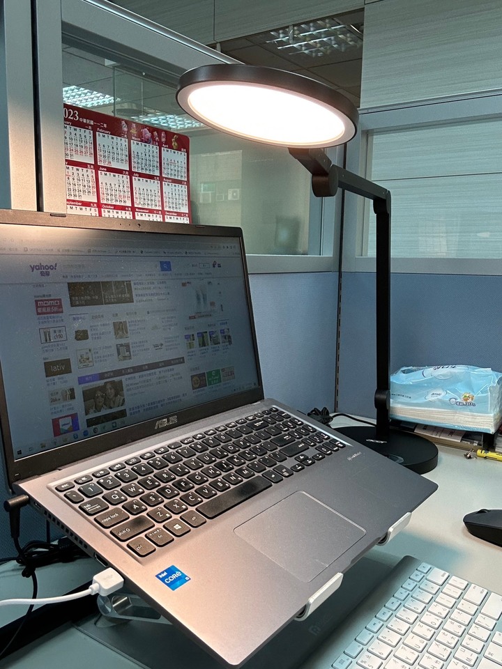 辦公室必備好物 推推 💡Acer威視王LED護眼檯燈💡