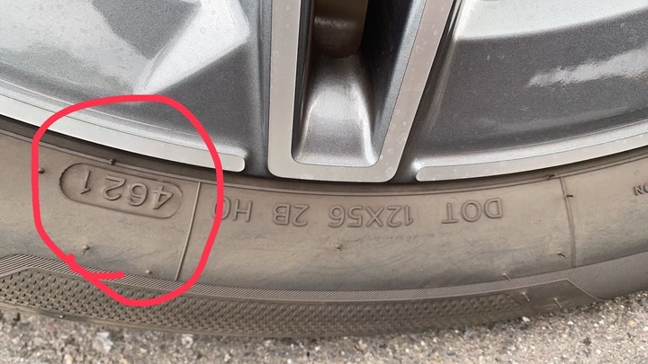 S350d 原廠配韓泰輪胎 品質堪憂