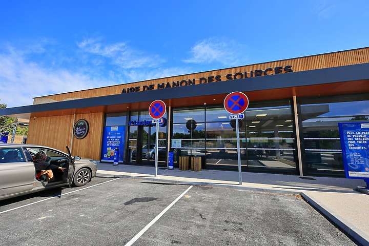 點我看大圖 (映像分享) 台灣輕鬆預訂國外租車、暢遊法國公路風情 feat. AVIS艾維士租車