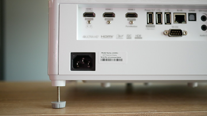 [鐵絲評測] OPTOMA UHZ45+ 4K雷射投影機 -價位帶王者-