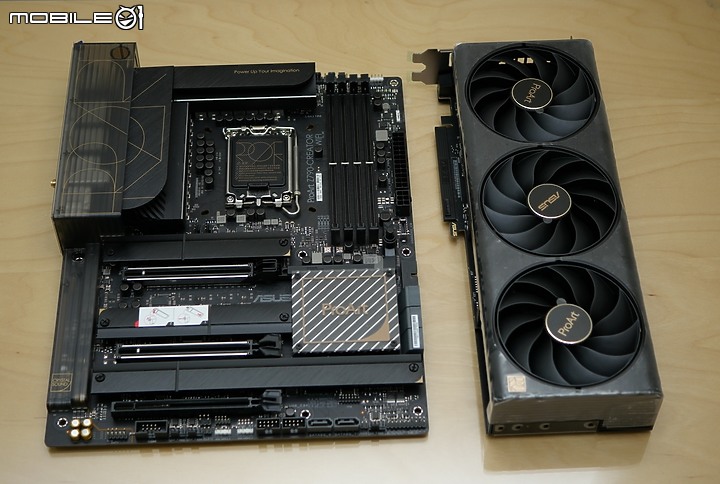 點我看大圖 黑金風正常體積 ASUS ProArt RTX™ 4070 Ti OC 開箱