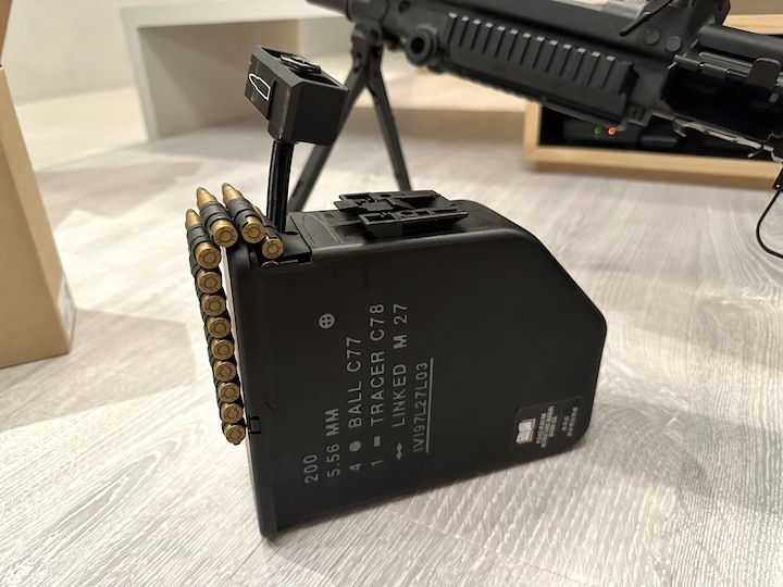 VFC M249 SAW 氣動空氣軟槍 | 期待已久的實用化輕機槍開箱