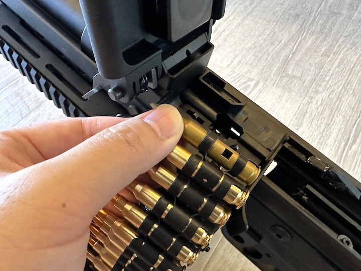 VFC M249 SAW 氣動空氣軟槍 | 期待已久的實用化輕機槍開箱