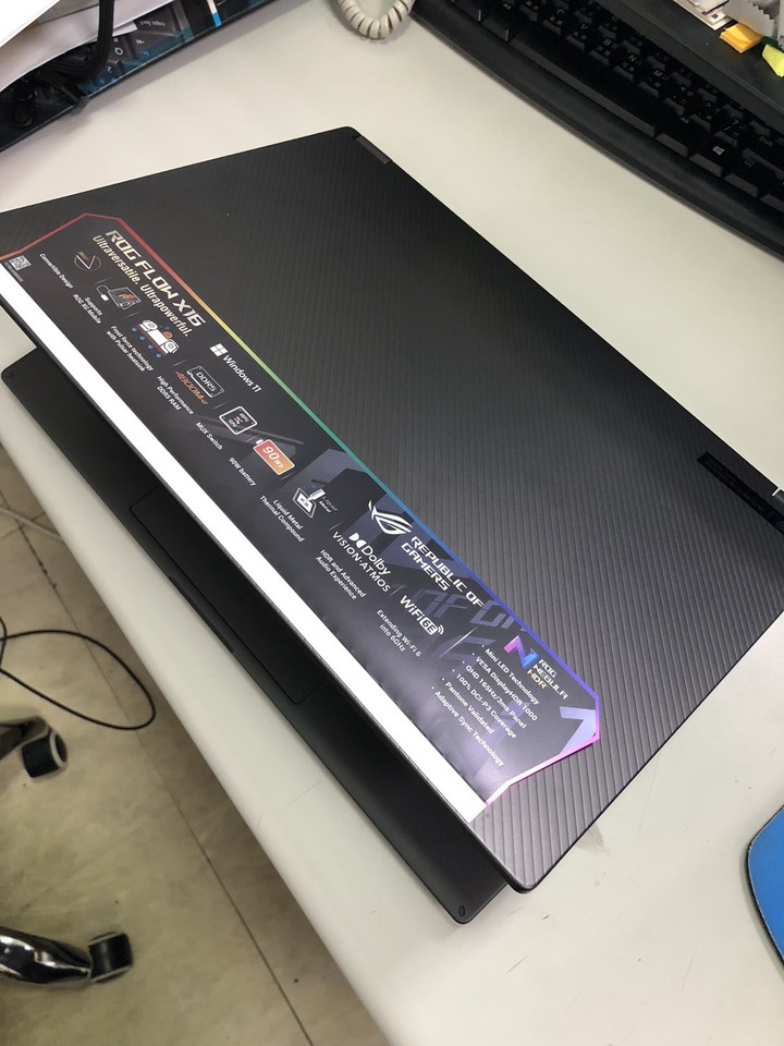 我最後決定買 ROG Flow X16~今天到貨，隨便分享一下，感謝前篇各位先進的建議...