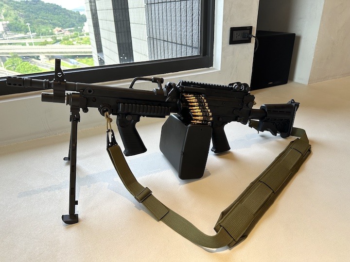 VFC M249 SAW 氣動空氣軟槍 | 期待已久的實用化輕機槍開箱