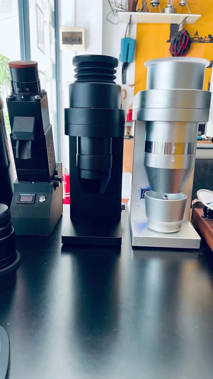 玲珑的63mm电动磨豆机 mazzer kony