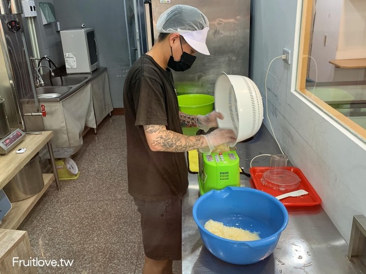 點我看大圖 南投美食-天然白木耳做成的低卡飲料又帶有果凍口感,多種口味可以選擇