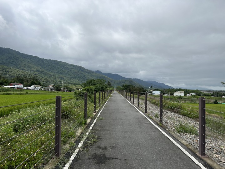 騎遊台灣最直長的公路(台9線)-月眉自行車道