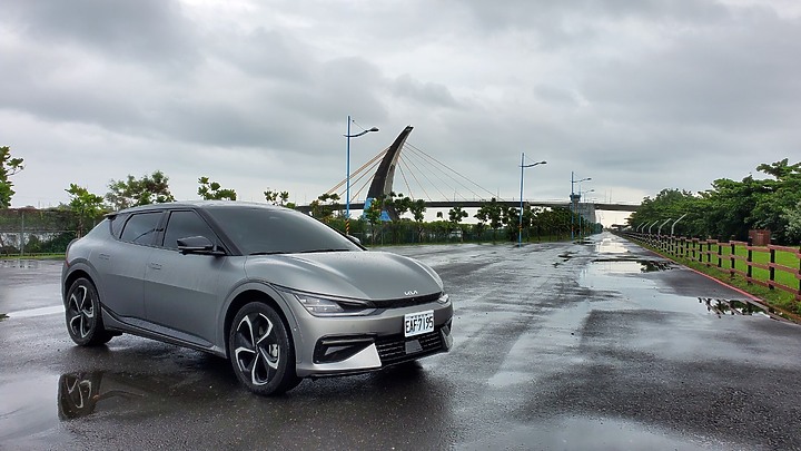 『The Kia EV6 GT-Line 純電啟發心感動』 天威難測之走瞧看辦颱風天4天3夜極限試駕體驗