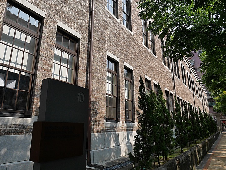 文萌樓、原臺北北警察署、新芳春行、老建築咖啡館群,外掛阿桐阿寶四神湯+大埔鐵板燒— 大稻埕臺北橋頭散策 第二部