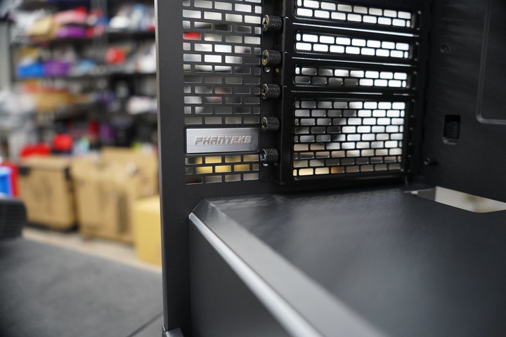 Phanteks 追風者 NV5 / Premium DRGB 套件 海景房直立式中塔機箱