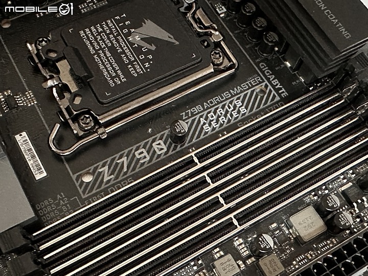 [開箱] 世界最快 Gen 5 SSD 高速時代來臨 Crucial T700 領頭羊先驅