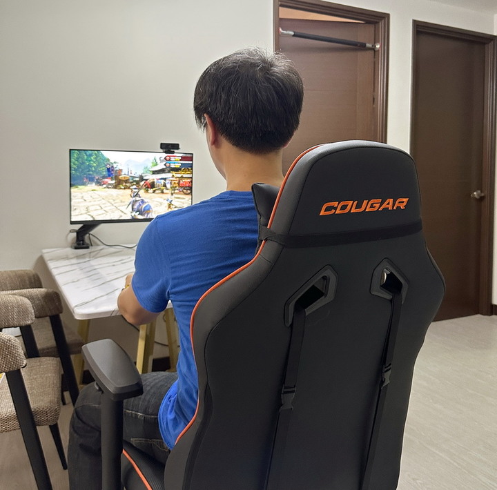 COUGAR FUSION S 電競椅（黑橘）- 舒適自在好調整 遊戲觀影超放鬆