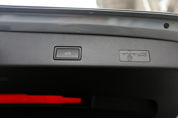 [開箱]福斯Volkswagen Golf 8 Variant - 終於實現我的旅行車Wagon Dream