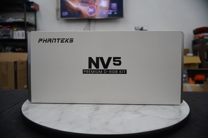 Phanteks 追風者 NV5 / Premium DRGB 套件 海景房直立式中塔機箱