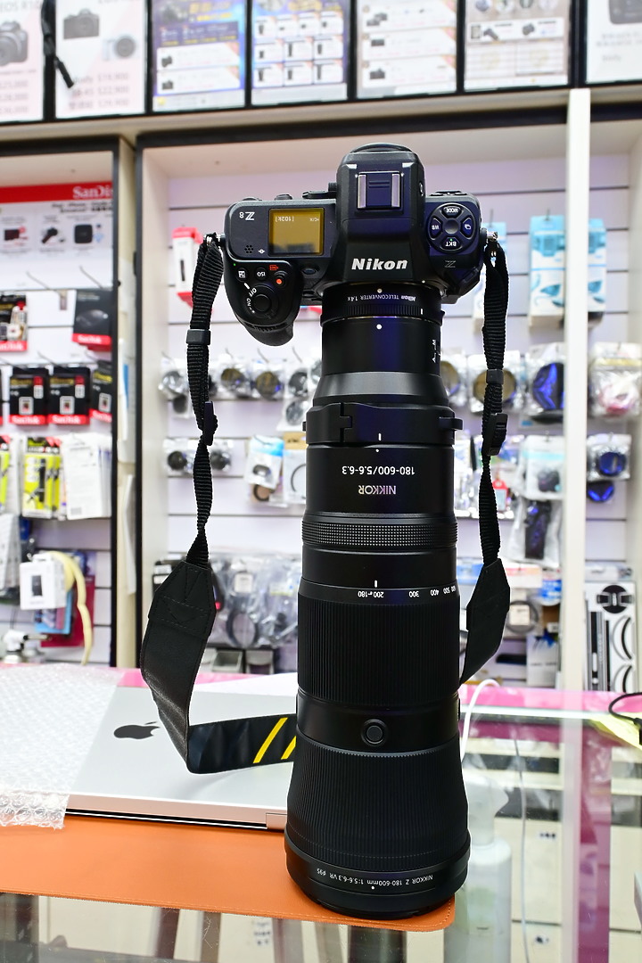 點我看大圖 Nikon 180-600mm雨中觀音湖開箱(Z8+1.4X),拍池鷺後8分鐘下大雨。
