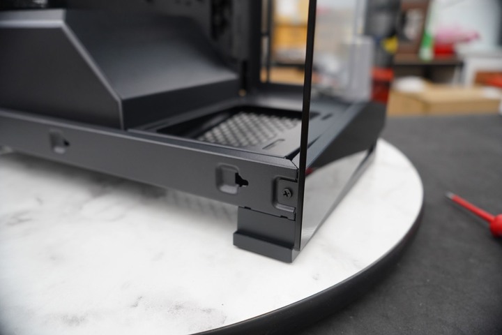 Phanteks 追風者 NV5 / Premium DRGB 套件 海景房直立式中塔機箱